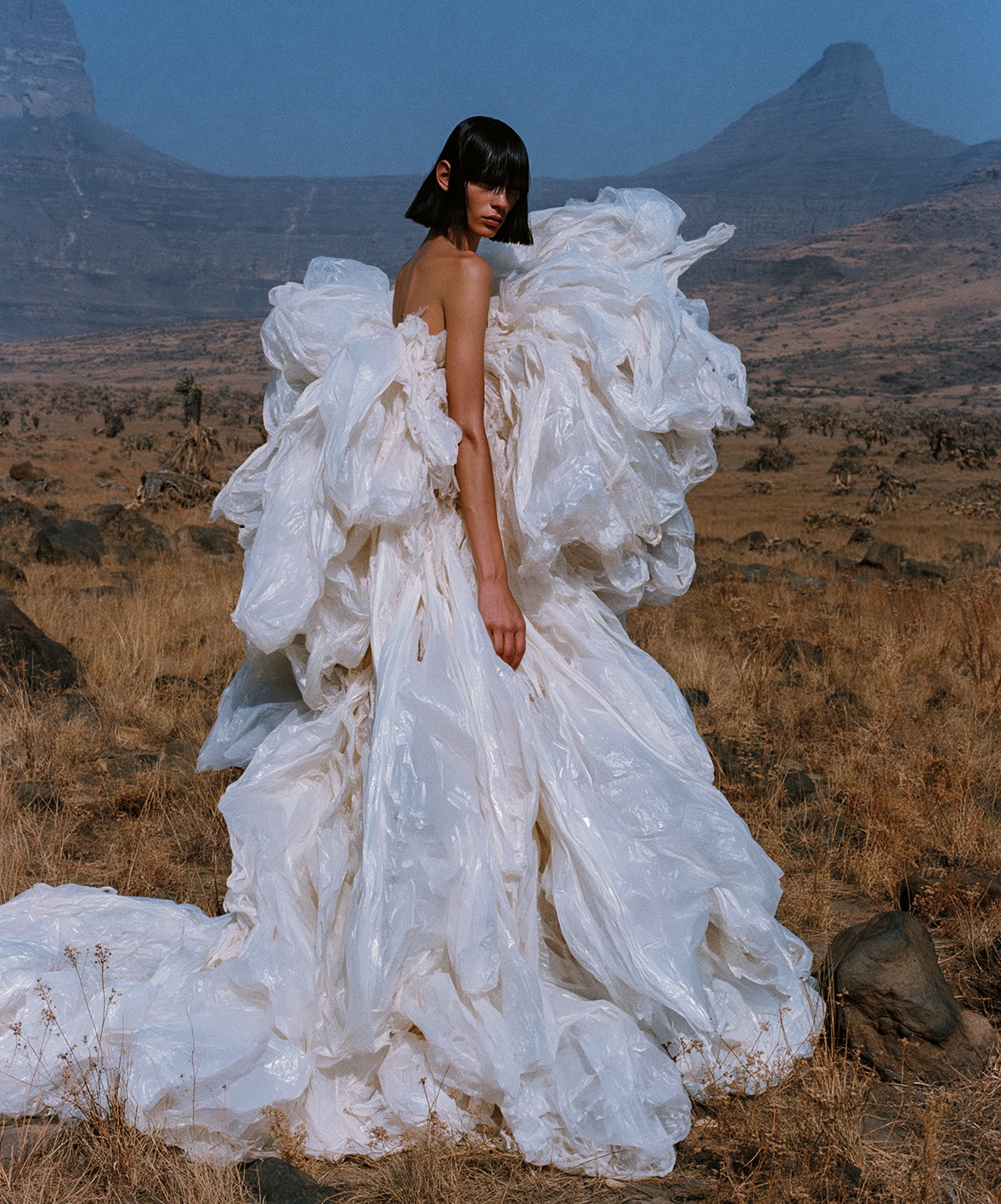 Non-Biodegradable-Weeding-Fashion-Barria-05